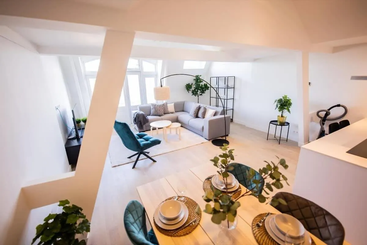 Grandly 3 Bedroom Serviced Apartment 83M2 -Nb306G- Rotterdam Ferienhaus