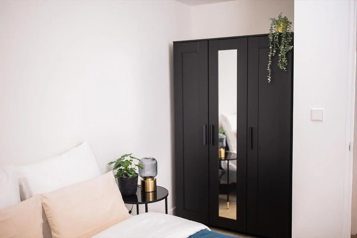 Ferienhaus Grandly 3 Bedroom Serviced Apartment 83M2 -Nb306G- Rotterdam Niederlande