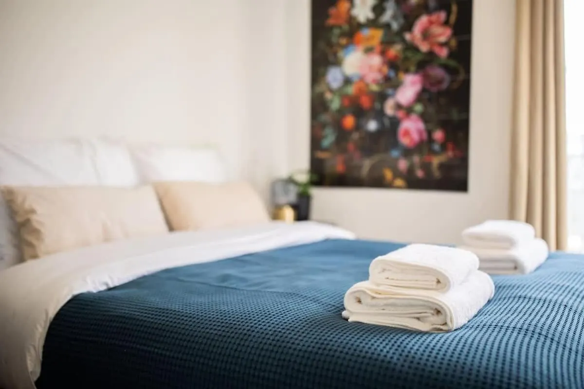 Ferienhaus Grandly 3 Bedroom Serviced Apartment 83M2 -Nb306G- Rotterdam